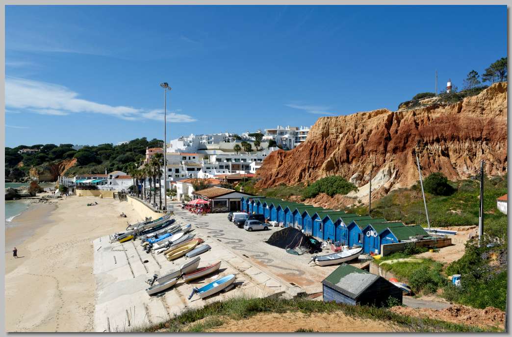 Praia Olhos de Agua | Bar & Restaurants